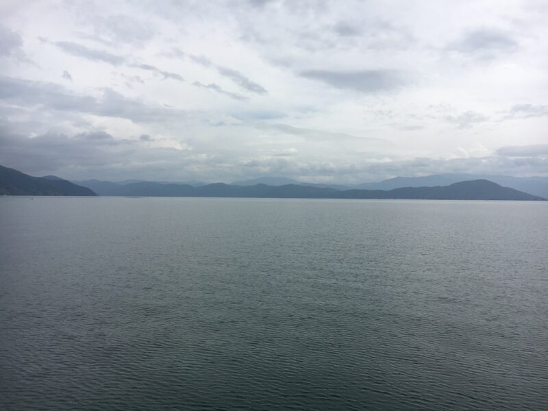 琵琶湖と北近江の山々