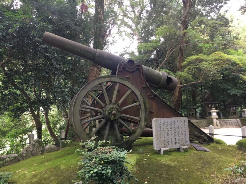 葛木坐火雷神社の大砲