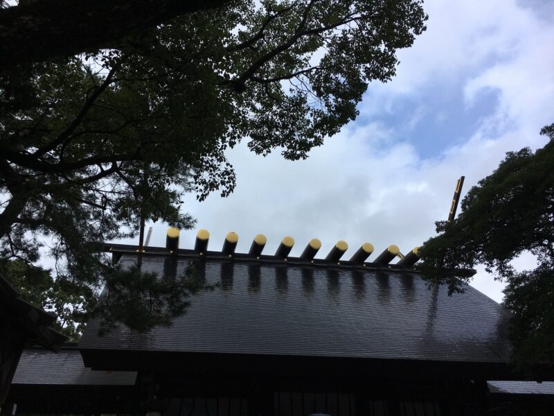 熱田神宮の本殿の鰹木