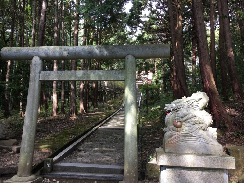 真名井神社の参道