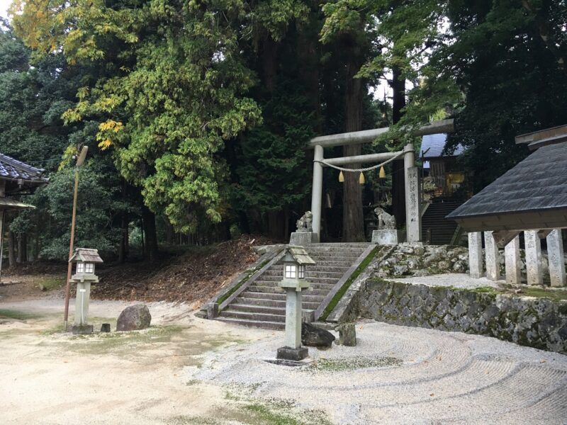 比沼麻奈為神社の参道