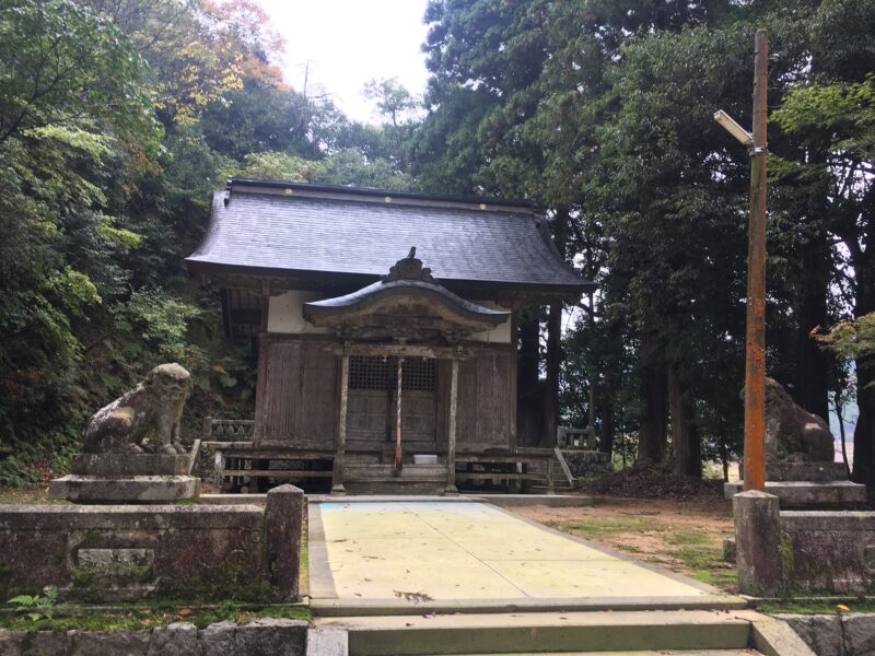 藤社神社の本殿